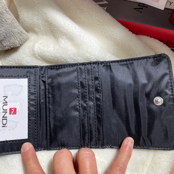 Mundi Wallet NWT - Picture 6 of 7